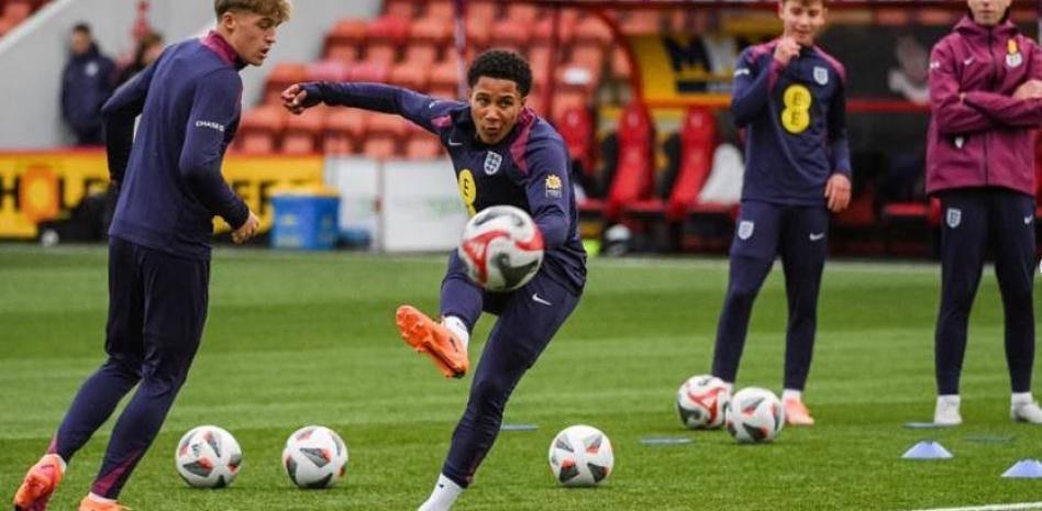 世體：巴薩有意諾維奇15歲邊鋒塔瓦雷斯，想在拉瑪西亞培養(yǎng)他